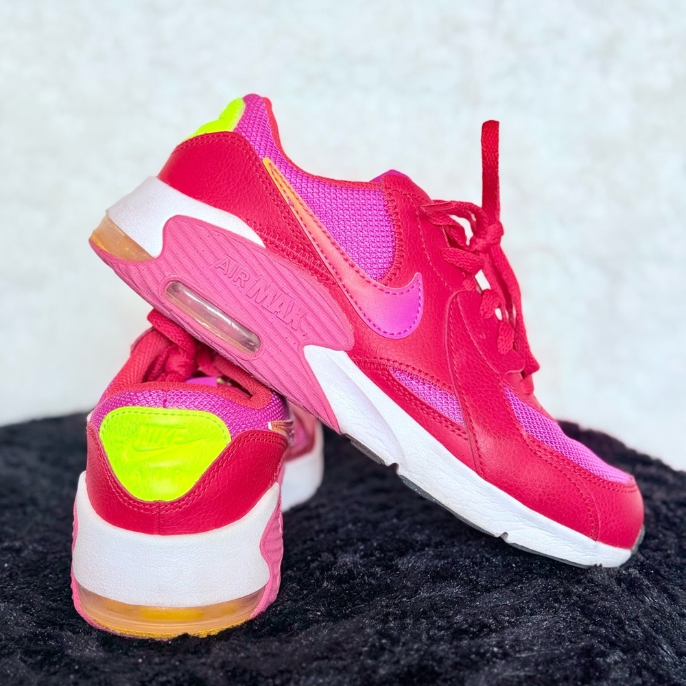 Nike Air Max pink and red trainers 
Size 4.5Y, W6-6.5 US